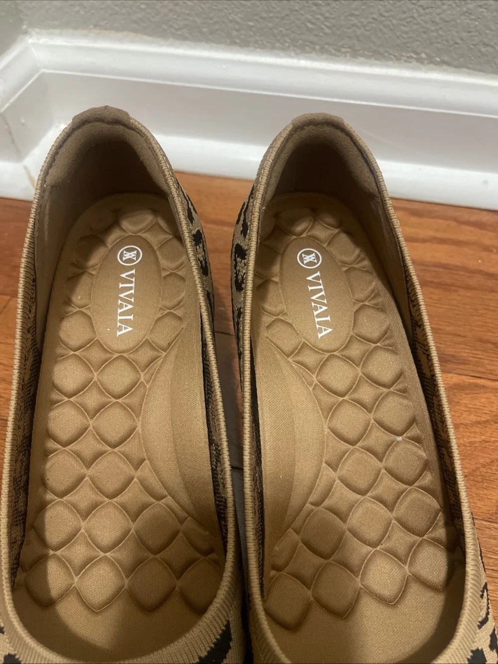 Vivaia Aria Wedge Pro Pointed Toe Leopard Knit Heels in Size 40 9.5